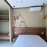 D E E P House 8